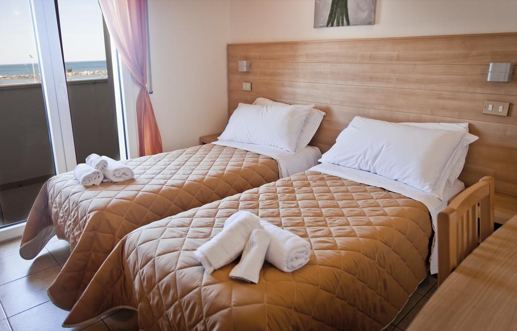Hotel Costazzurra By Interlux Rimini Luaran gambar